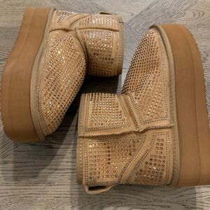 Cape Robbin Maxbe Rhinestone Fur Suede Platform Booties (Maxbe) Size9